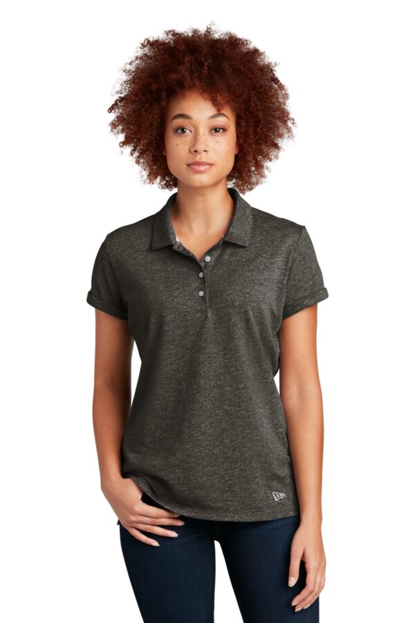 LNEA301_blacktwist_model_front_112019