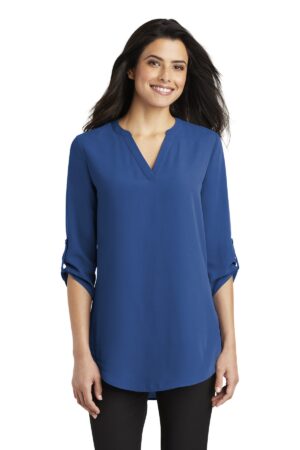 LW701_trueblue_model_front_012019