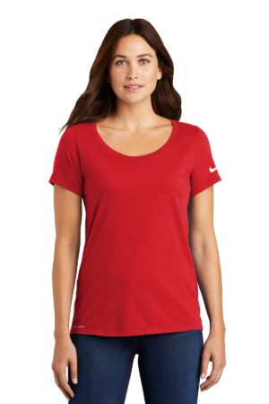 NKBQ5234_universityred_model_front_012019